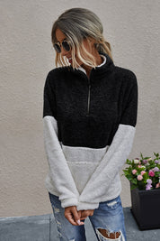 Matilda | Stilfull topp med dragkedjeficka