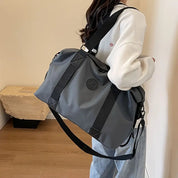 Luna | Rymlig resväska axelväska