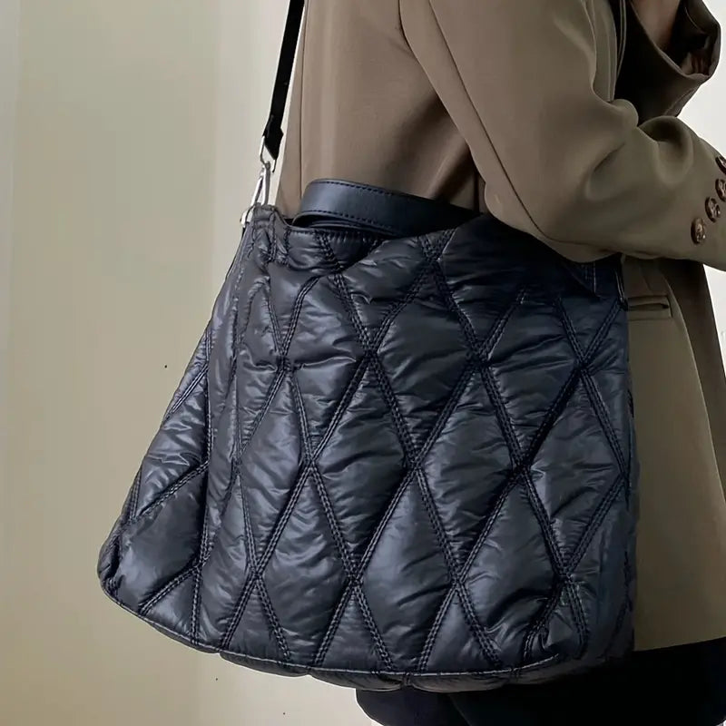 Mila | Lätt vadderad crossbody messenger-handväska