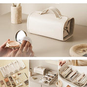 Luzille | Hopfällbar necessär med flera fack för upphängning