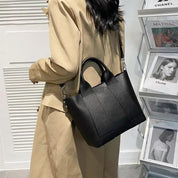 Mila | Minimalistisk läder crossbody slingväska