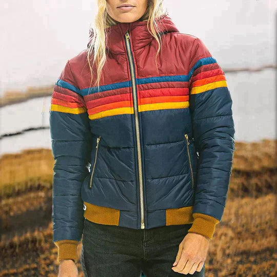 Karina | Moderiktig retro-vinterjacka för damer med randigt mönster