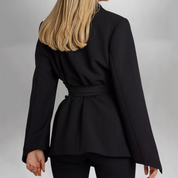 Lara | Stilren blazer med bälte för eleganta outfits