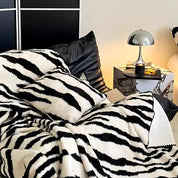 Luxuriöse Zebra Print Fleece Decke für Gemütlichkeit und Stil 1