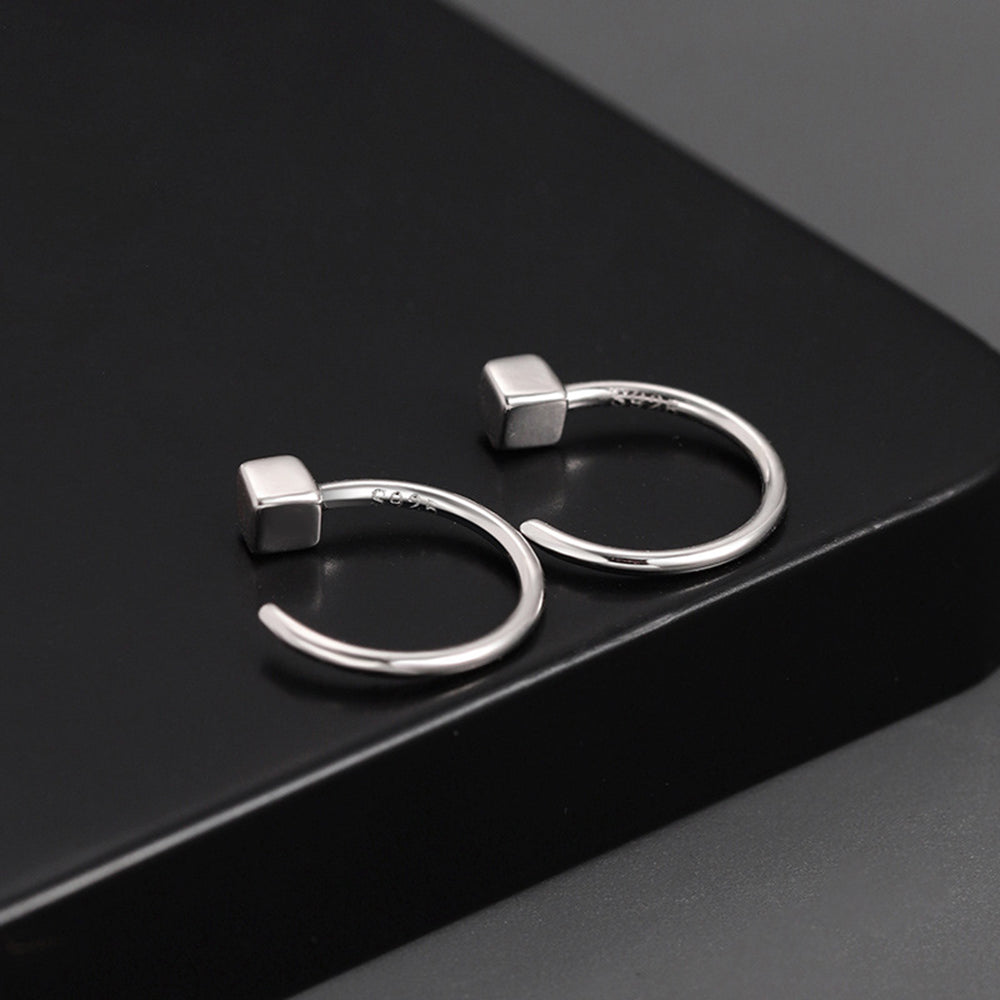 Moderna örhängen Mandy: Ett unikt stiluttryck