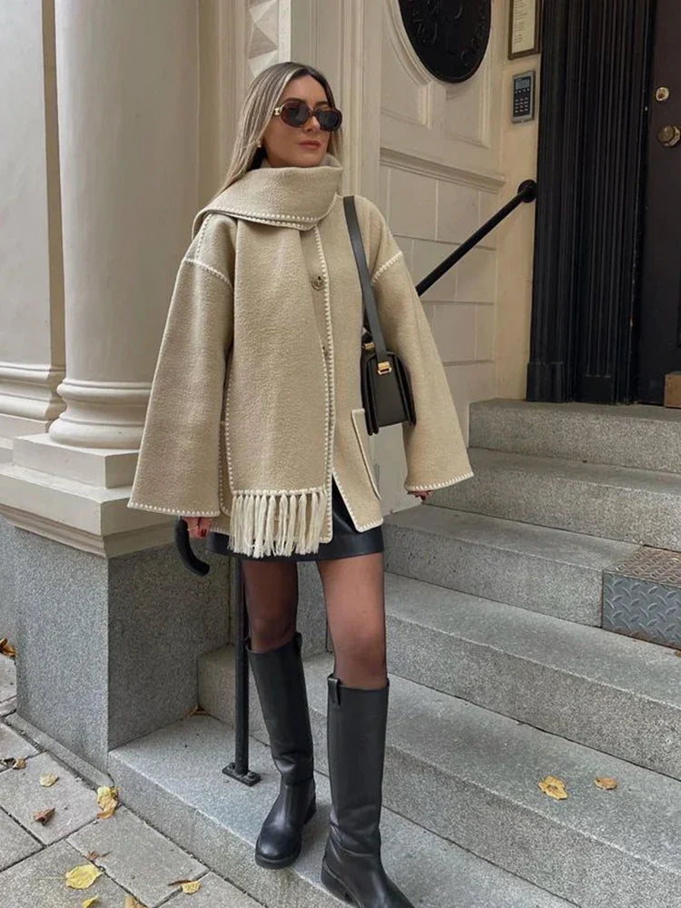Hermia | Elegant damkappa med sjal – Stilfull vinterkappa