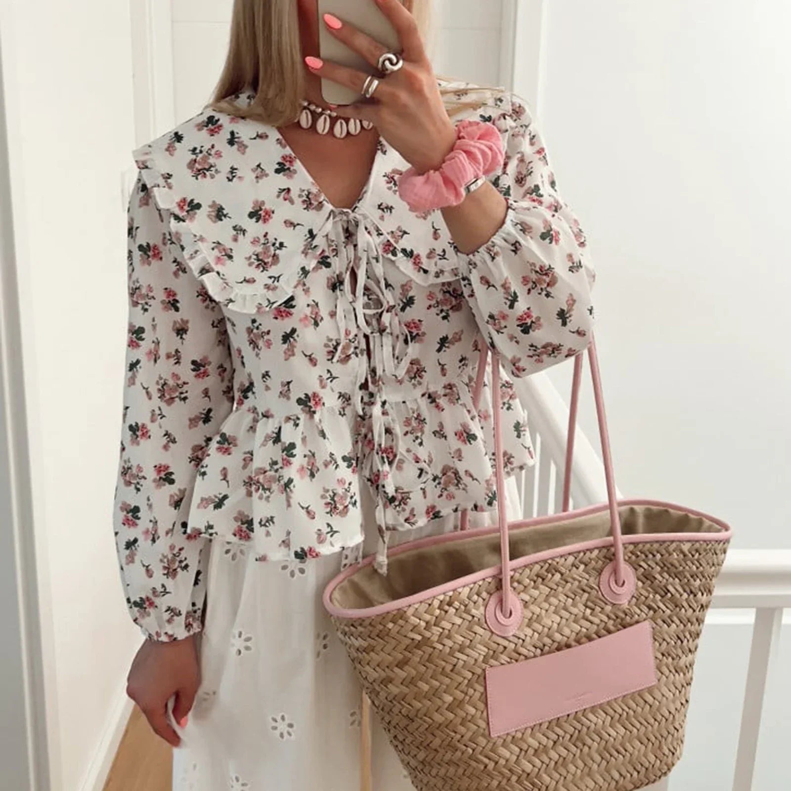 Macey | Stilren långärmad blus med blommönster