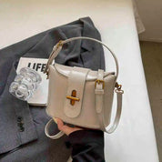 Mira | Mini Crossbody Sling-väska