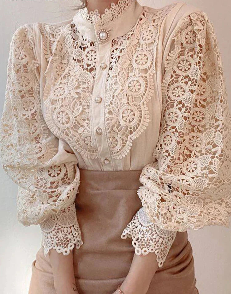 Margarett | Elegant blommig spetspolotröja