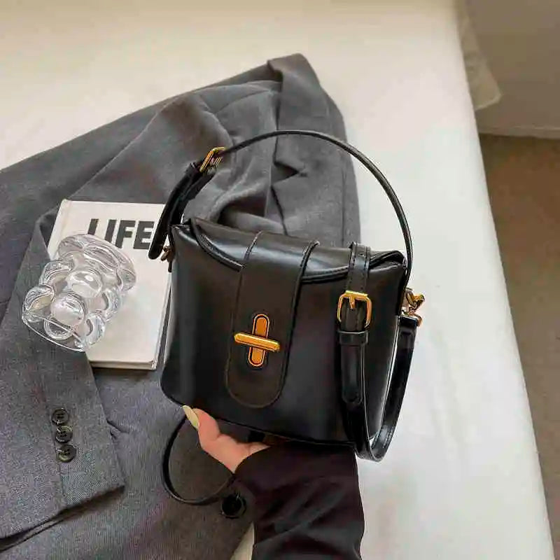 Mira | Mini Crossbody Sling-väska