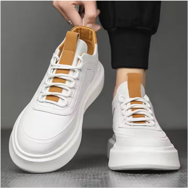 Mikee | Tidlösa klassiska vita sneakers för män