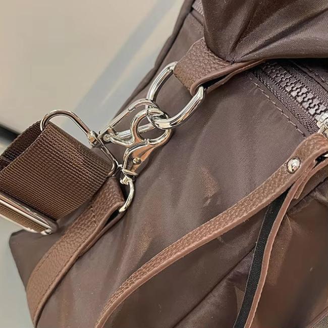 Lily | Stor kapacitet rese-crossbodyväska