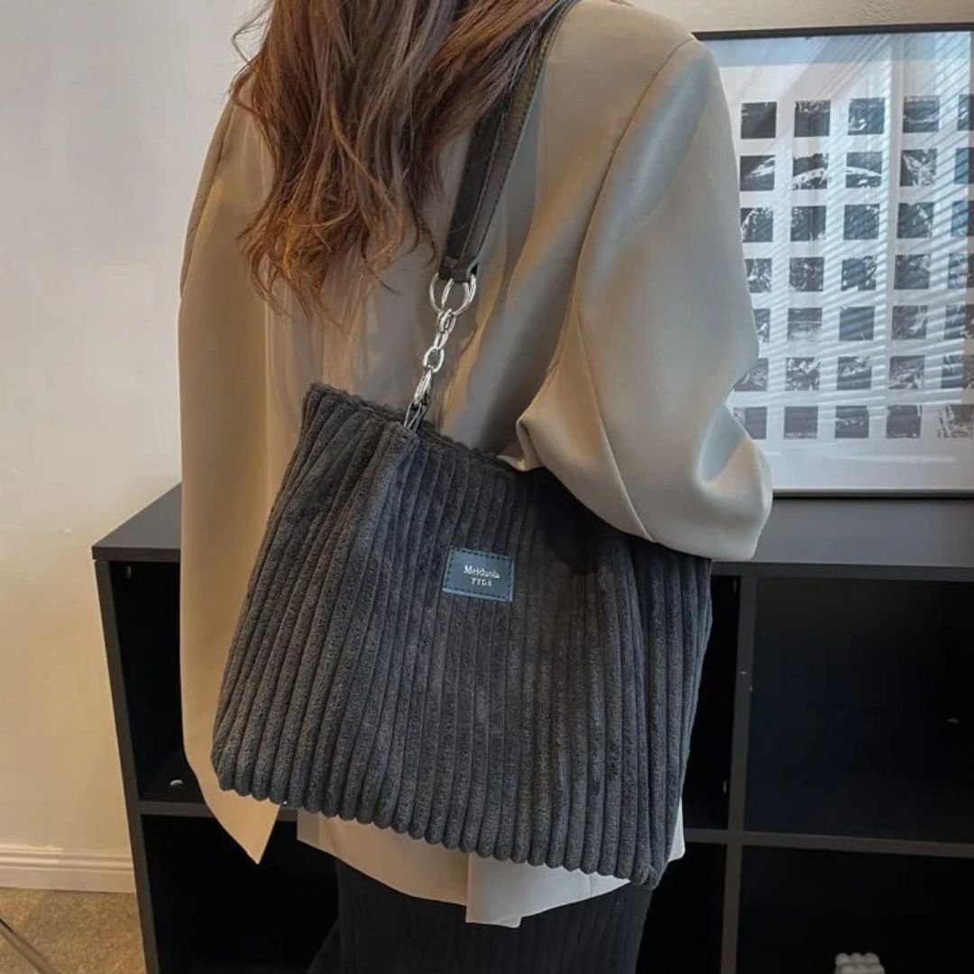 Yana | Stilren axelväska med modern design