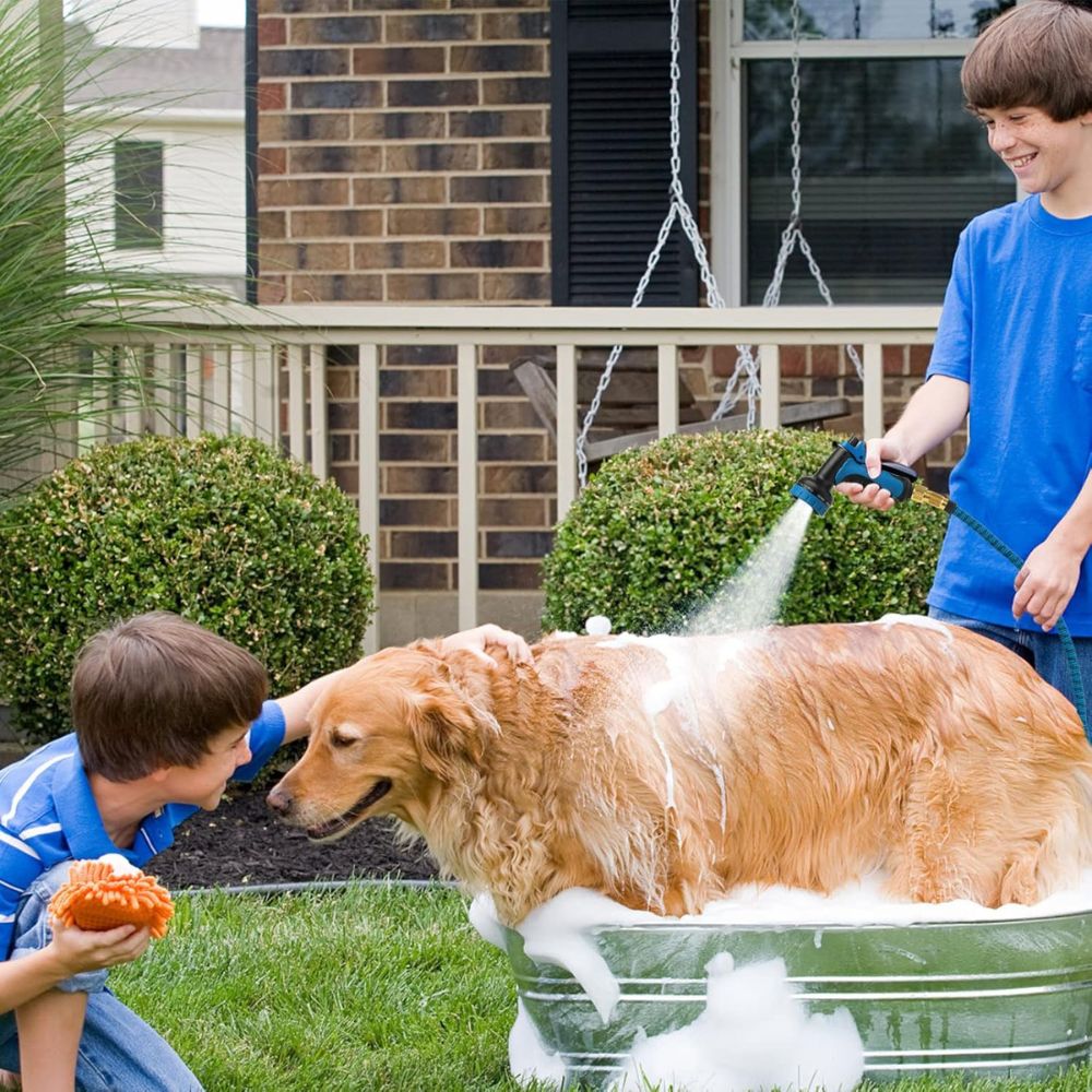 AquaFlex | Verstellbarer, leichter Gartenschlauch mit Mehrstrahl-Sprühdüse 2