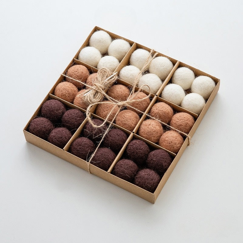 ArcticFlakes | DIY-Filzschneeball-Set für die Weihnachtsdekoration 1