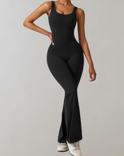 VENUS | Figurbetonad damoverall: Ryggfri och sportig