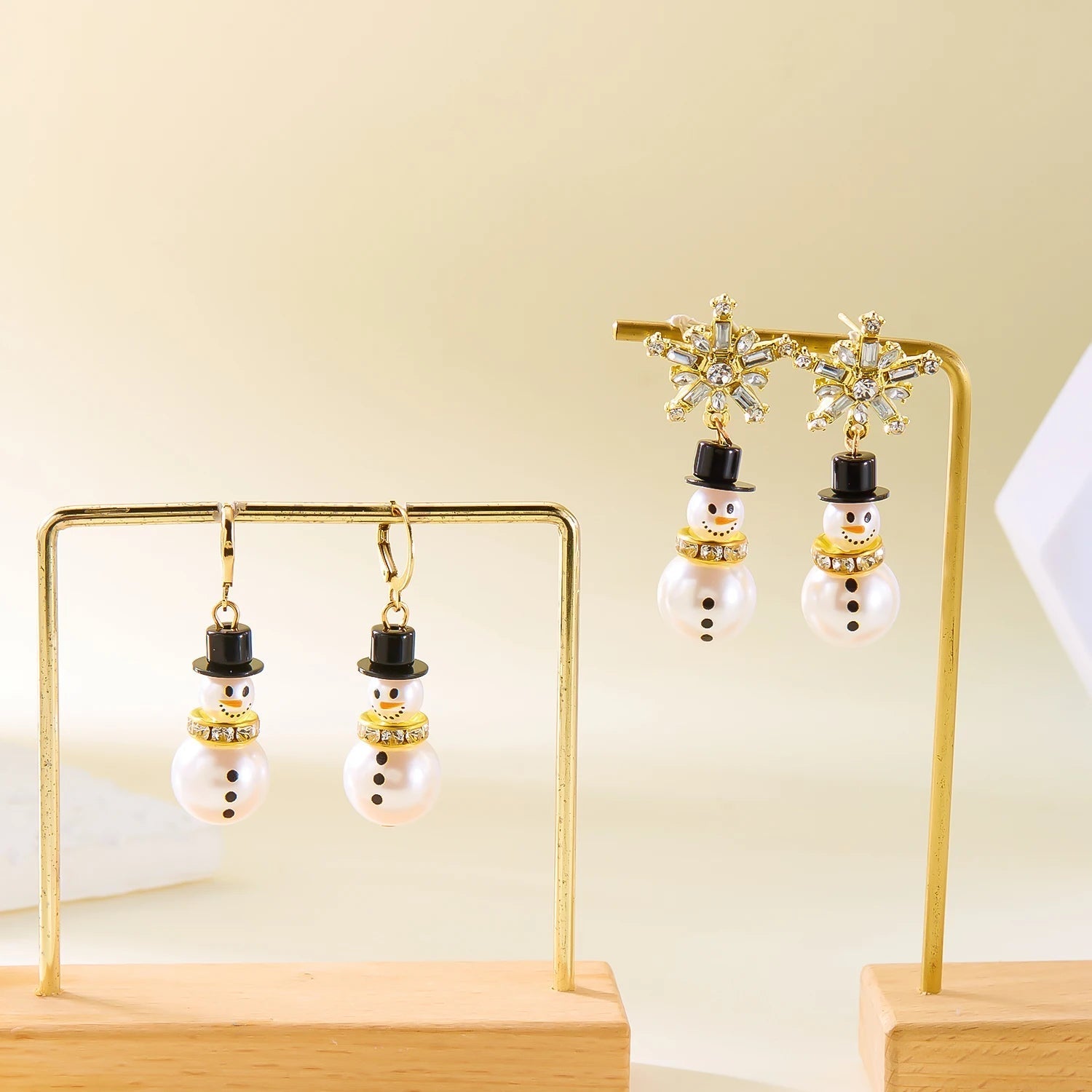 CrystalChill | Glänzende Schneeflocken-Ohrringe – das perfekte Weihnachtsgeschenk 1