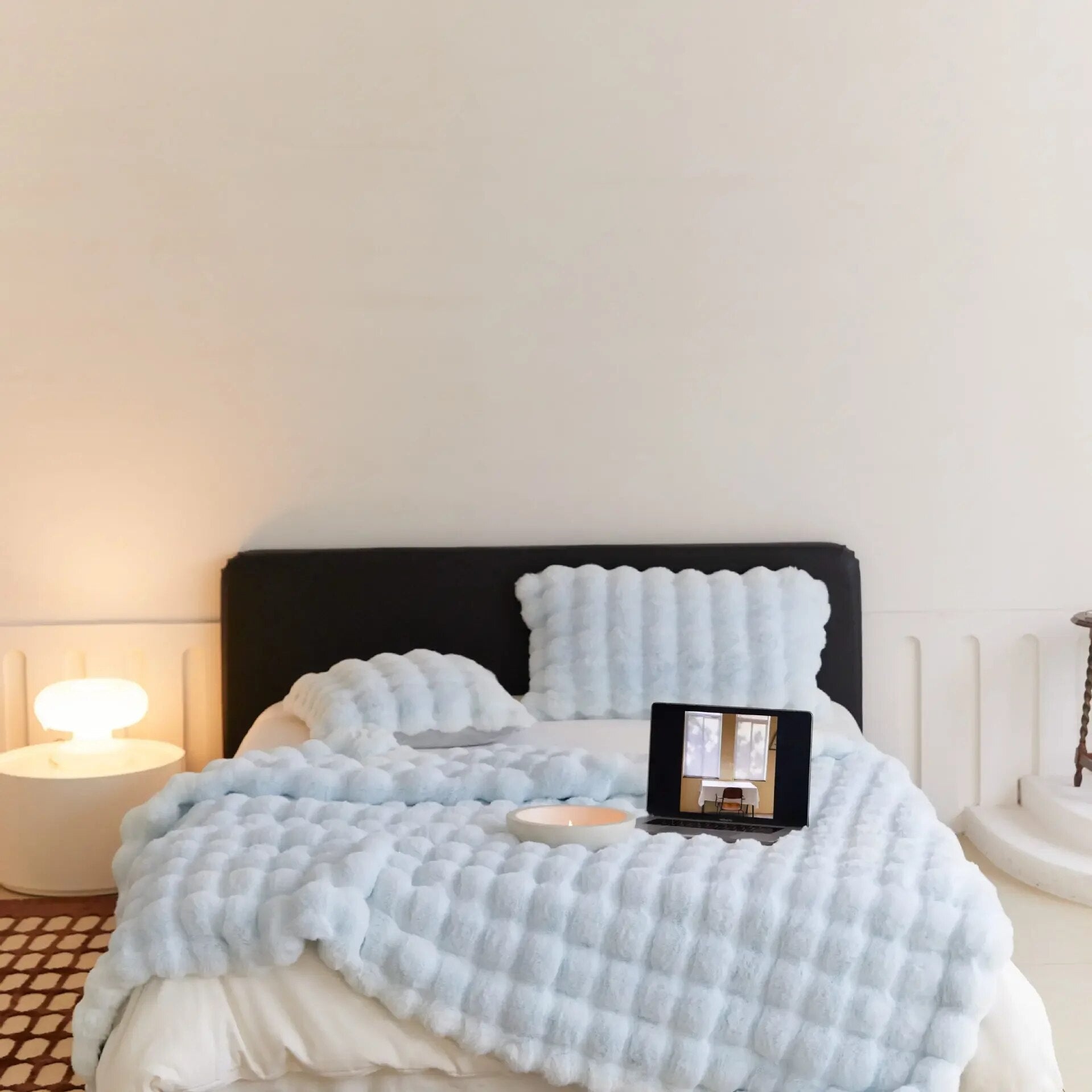 Die Plüschdecke, von der alle sprechen! - WarmWool hält Sie an kalten Tagen warm 4