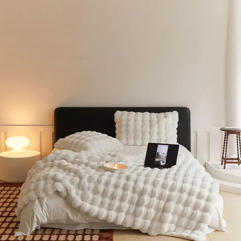 Die Plüschdecke, von der alle sprechen! - WarmWool hält Sie an kalten Tagen warm 5