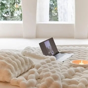 Die Plüschdecke, von der alle sprechen! - WarmWool hält Sie an kalten Tagen warm 6