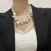 Liesel | Elegant tjock pärlhalsband med droppdetalj