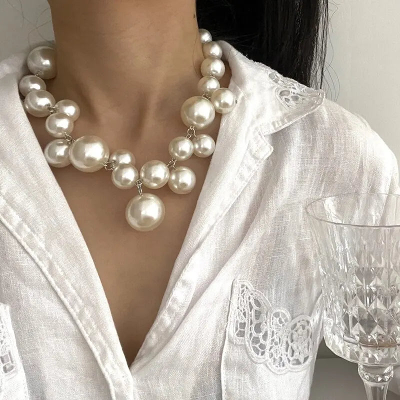 Liesel | Elegant tjock pärlhalsband med droppdetalj