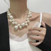 Liesel | Elegant tjock pärlhalsband med droppdetalj