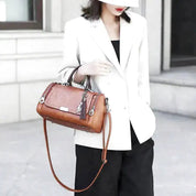 Geräumige Damenhandtasche aus weichem Stoff mit Reißverschluss 6