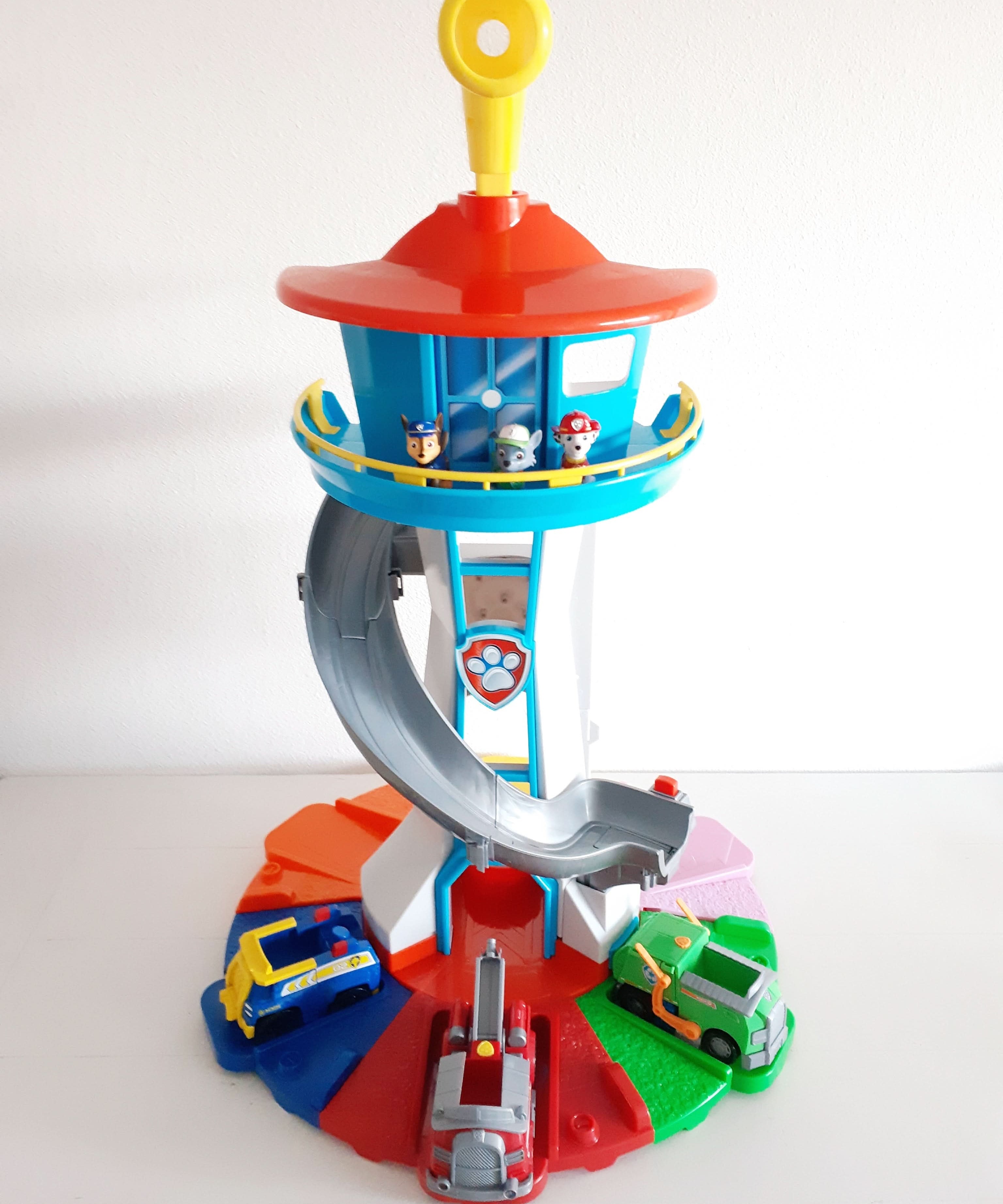 Innovatives und nachhaltiges Turm-Kinderspielzeug 0