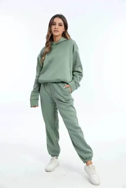 Clara | Gemütliches Damen-Sweatset mit Kapuze und Jogginghose