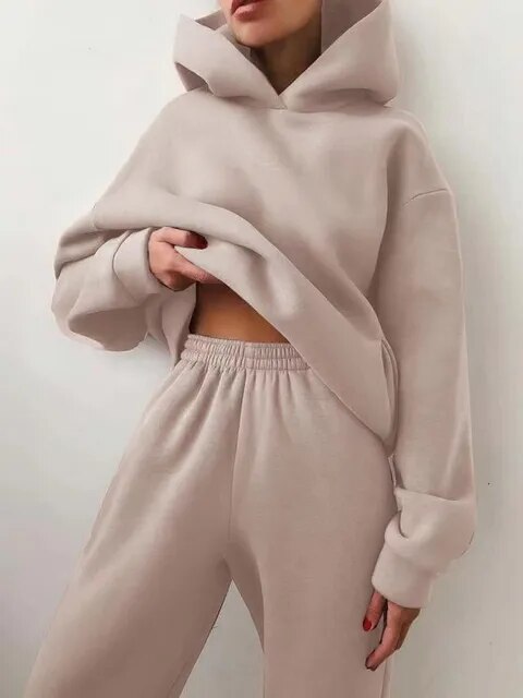 Clara | Gemütliches Damen-Sweatset mit Kapuze und Jogginghose