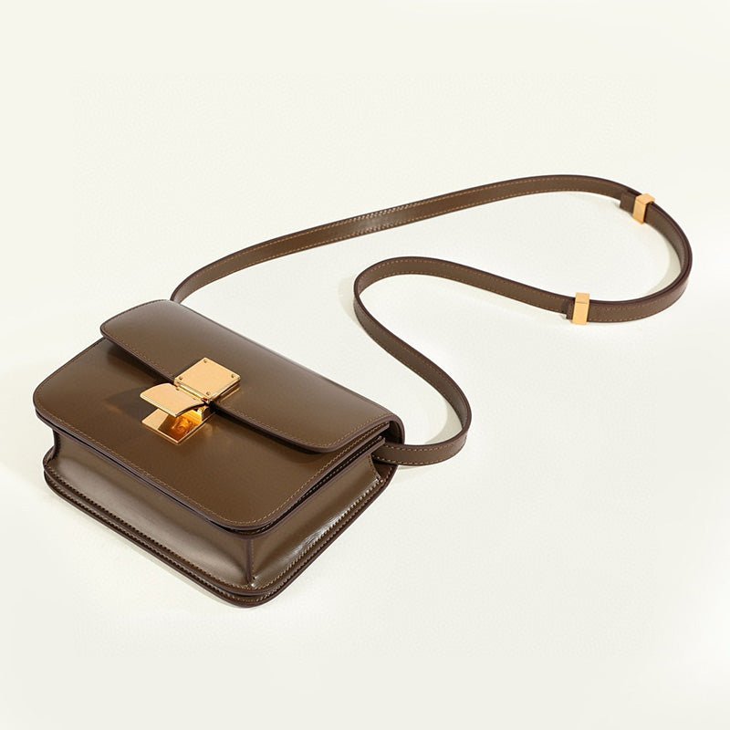 Klassische Damen-Schultertasche mit Überschlag aus echtem Leder 7