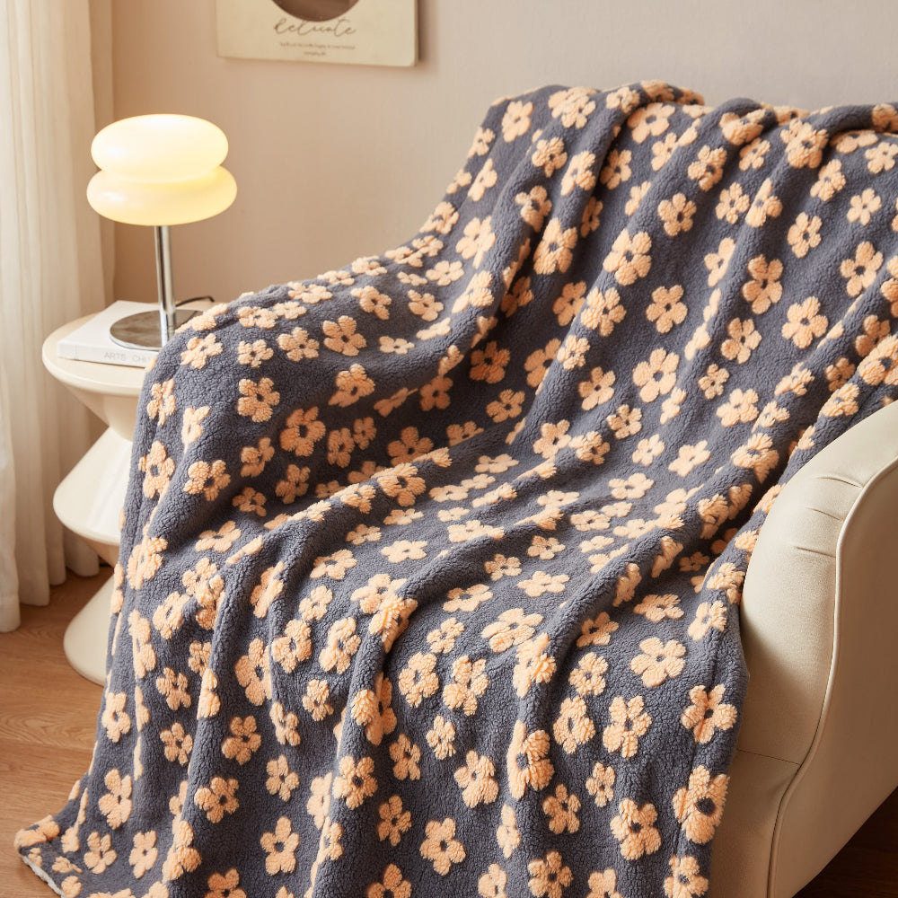 Kuscheldecke für Damen mit Retro-Blumenmuster aus Mikrofaser 9