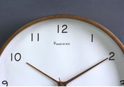 Leise analoge Wanduhr aus Massivholz 6