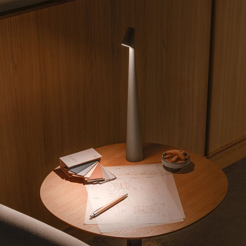 Minimalistische Balkenlampe 11
