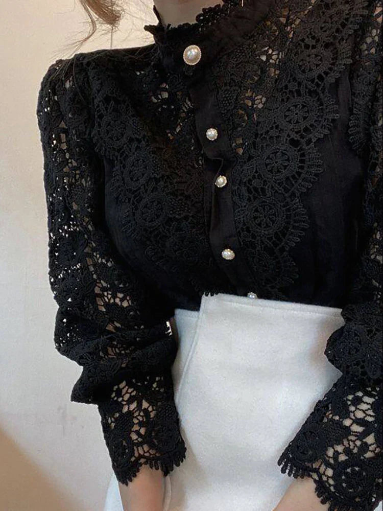 Margarett | Elegant blommig spetspolotröja