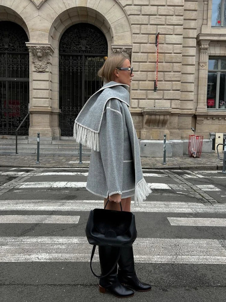 Hermia | Elegant damkappa med sjal – Stilfull vinterkappa