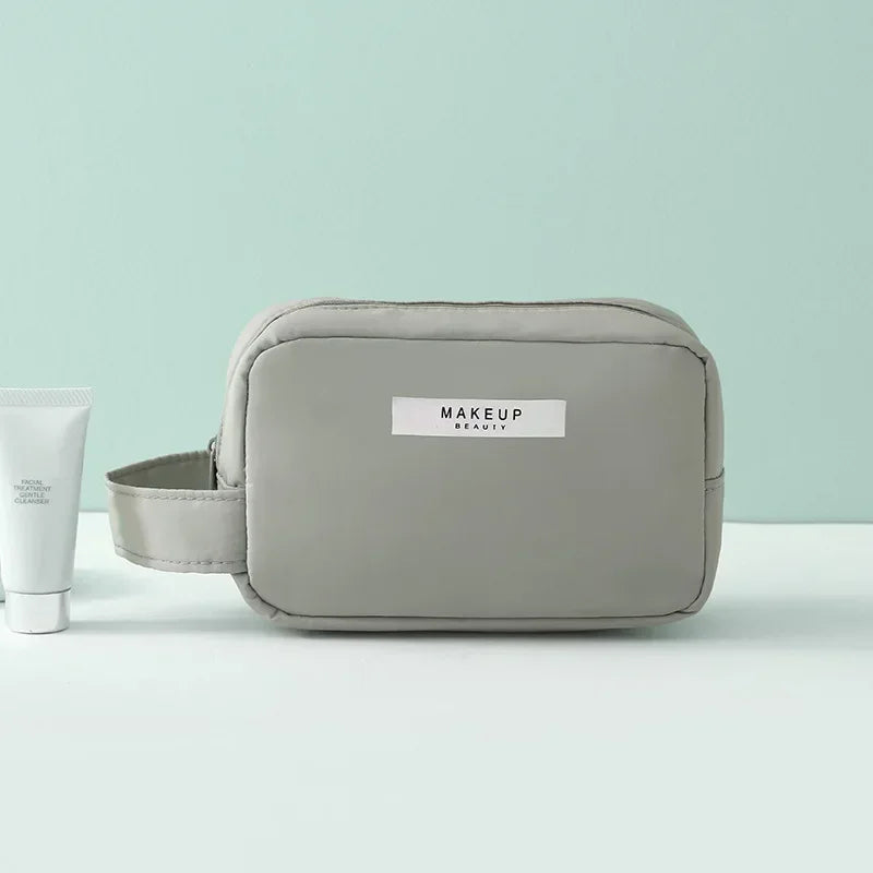 Geräumiger wasserdichter Makeup- und Toilettenorganizer mit Reisdesign