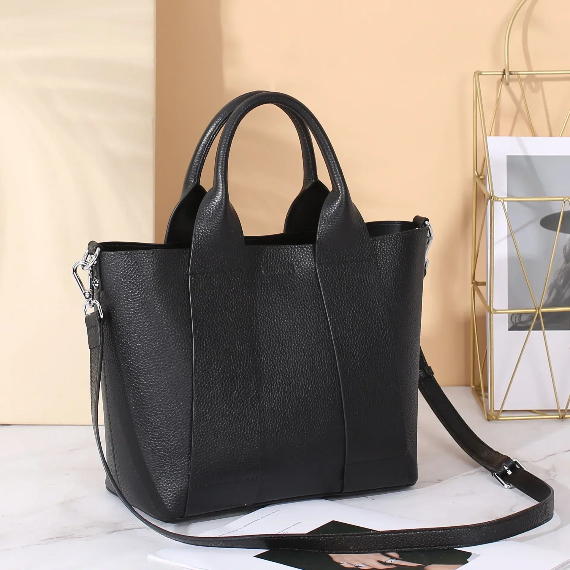 Mila | Minimalistisk läder crossbody slingväska