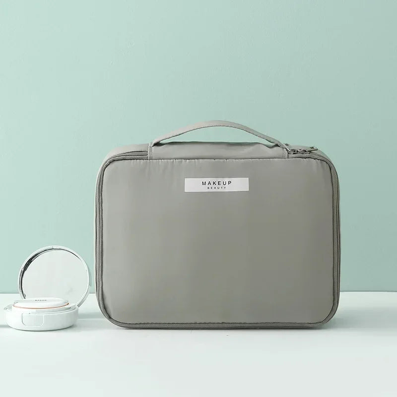 Geräumiger wasserdichter Makeup- und Toilettenorganizer mit Reisdesign