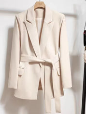 Nora | Stylischer Blazer mit Gürtel für einen Modernen Look