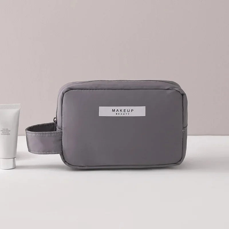 Geräumiger wasserdichter Makeup- und Toilettenorganizer mit Reisdesign