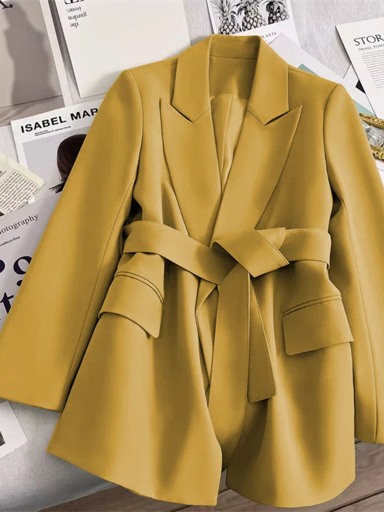 Nora | Stylischer Blazer mit Gürtel für einen Modernen Look