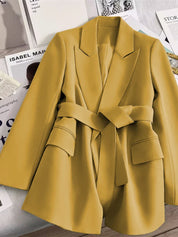Nora | Stylischer Blazer mit Gürtel für einen Modernen Look