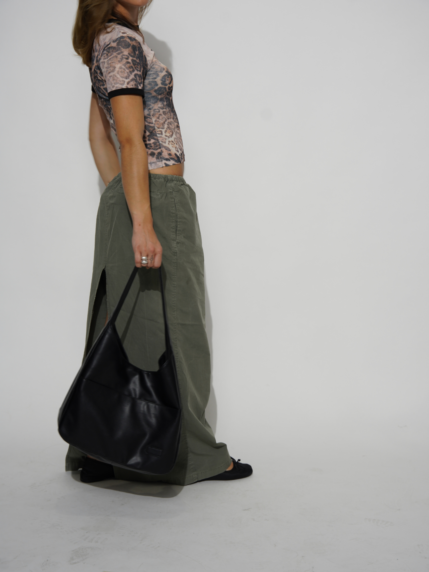 Stilvolle Damen-Schultertasche aus praktischem veganem Leder 7