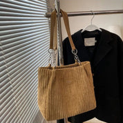 Yana | Stilren axelväska med modern design