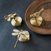 Wandhakenleiste aus Messing mit Tiermotiven und goldenen Akzenten 3